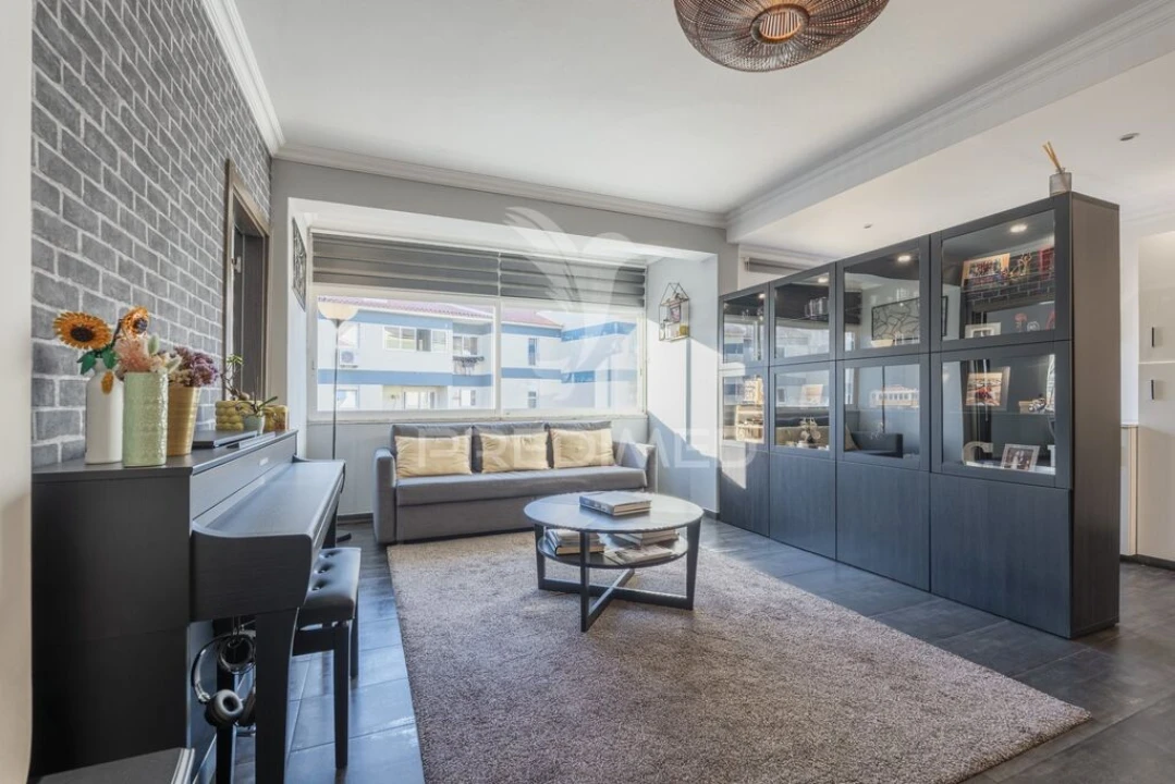 Apartamento T1 para Venda em São Domingos de Rana Foto 12