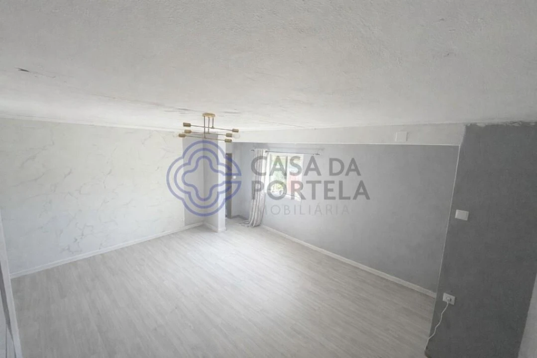 Moradia T3 para Venda em Campo e Sobrado Foto 10