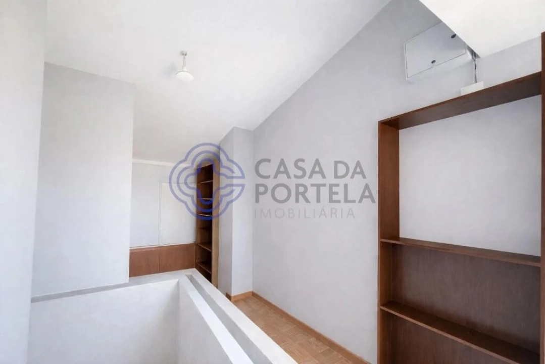 Moradia T3 para Venda em Campo e Sobrado Foto 11