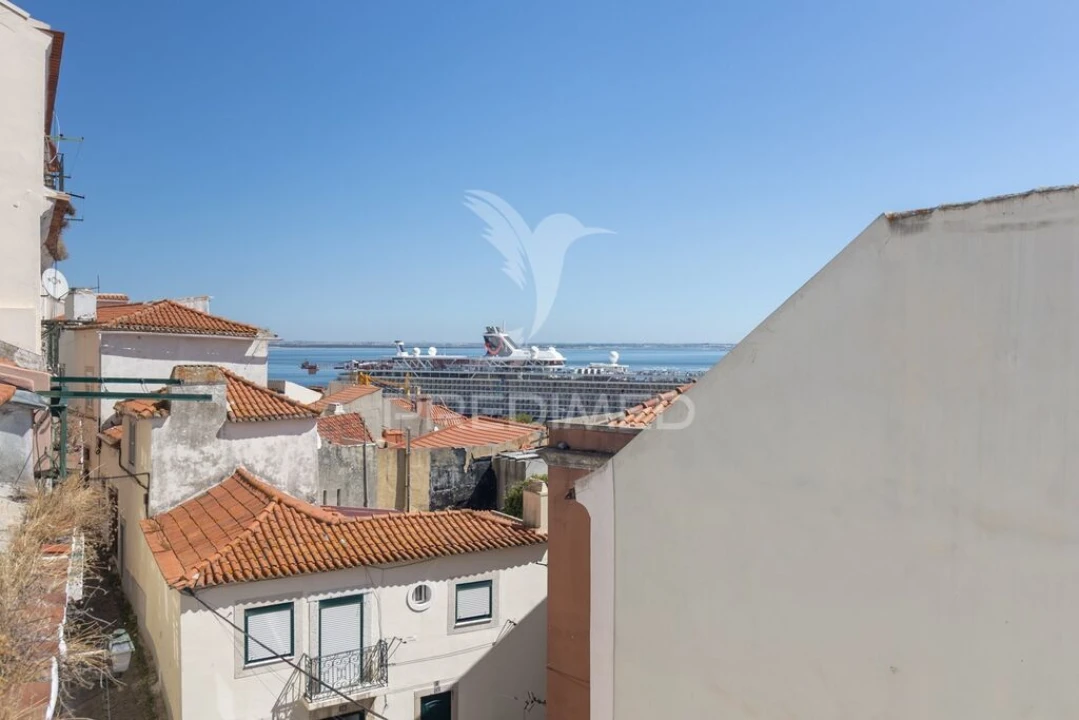 Apartamento T1 para Venda em Santa Maria Maior Foto 8