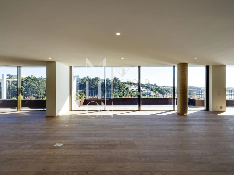 Apartamento T3 para Venda em Lordelo do Ouro e Massarelos Foto 1