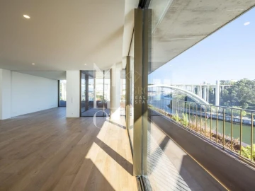 Apartamento T3 para Venda em Lordelo do Ouro e Massarelos