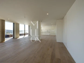 Apartamento T3 para Venda em Lordelo do Ouro e Massarelos