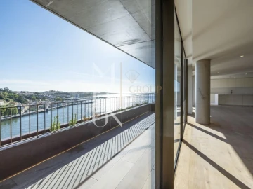 Apartamento T3 para Venda em Lordelo do Ouro e Massarelos