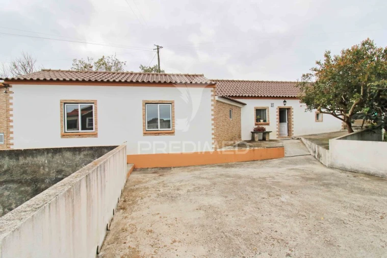 Moradia T2 para Venda em Cinco Ribeiras Foto 19