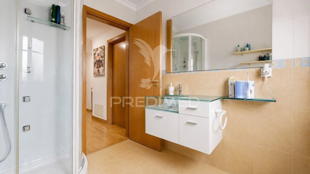 Moradia T4 para Venda em São Bras e São Lourenço Foto 18