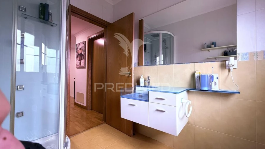 Moradia T4 para Venda em São Bras e São Lourenço Foto 16