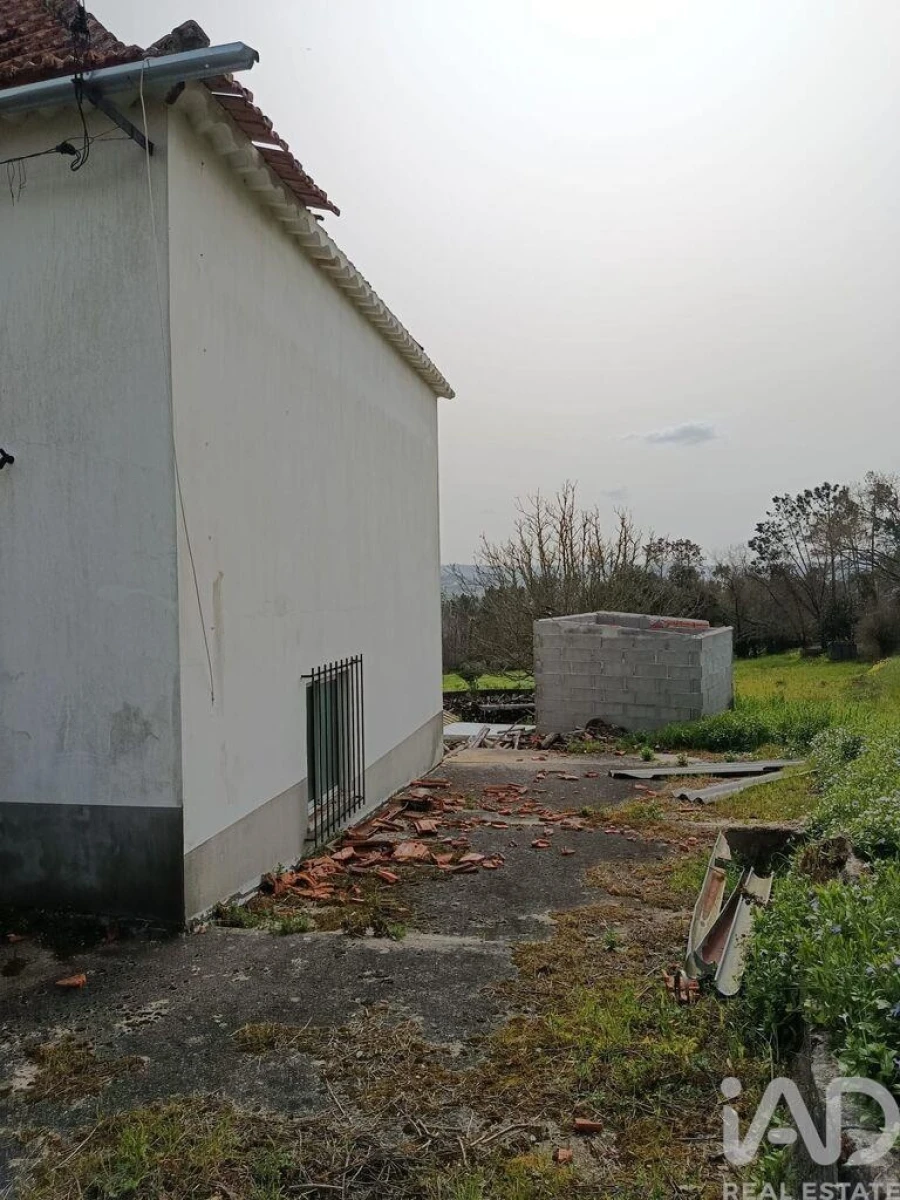 Moradia T2 para Venda em Santiago e São Simão de Litém e Albergaria dos Doze Foto 11