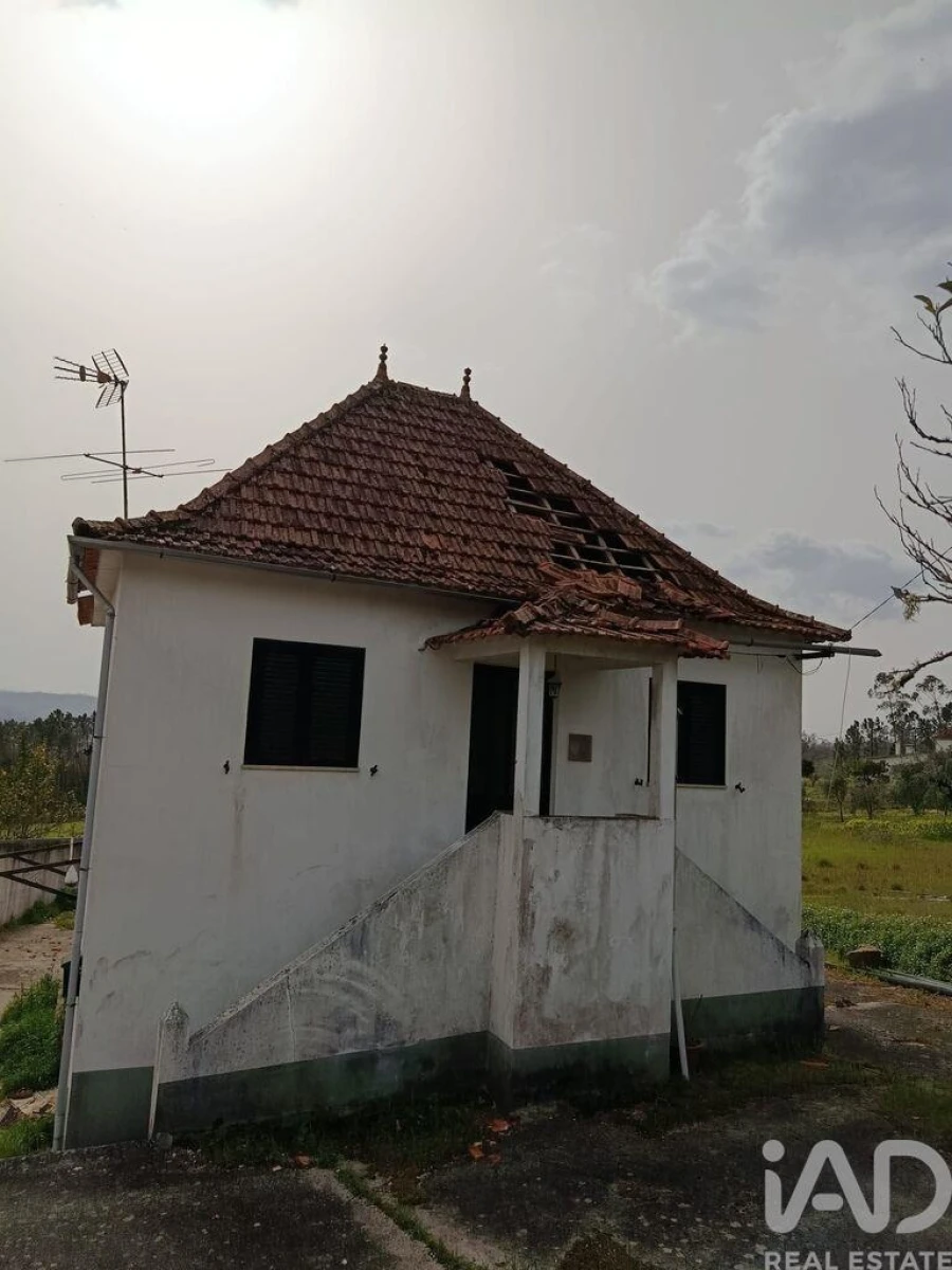 Moradia T2 para Venda em Santiago e São Simão de Litém e Albergaria dos Doze Foto 2