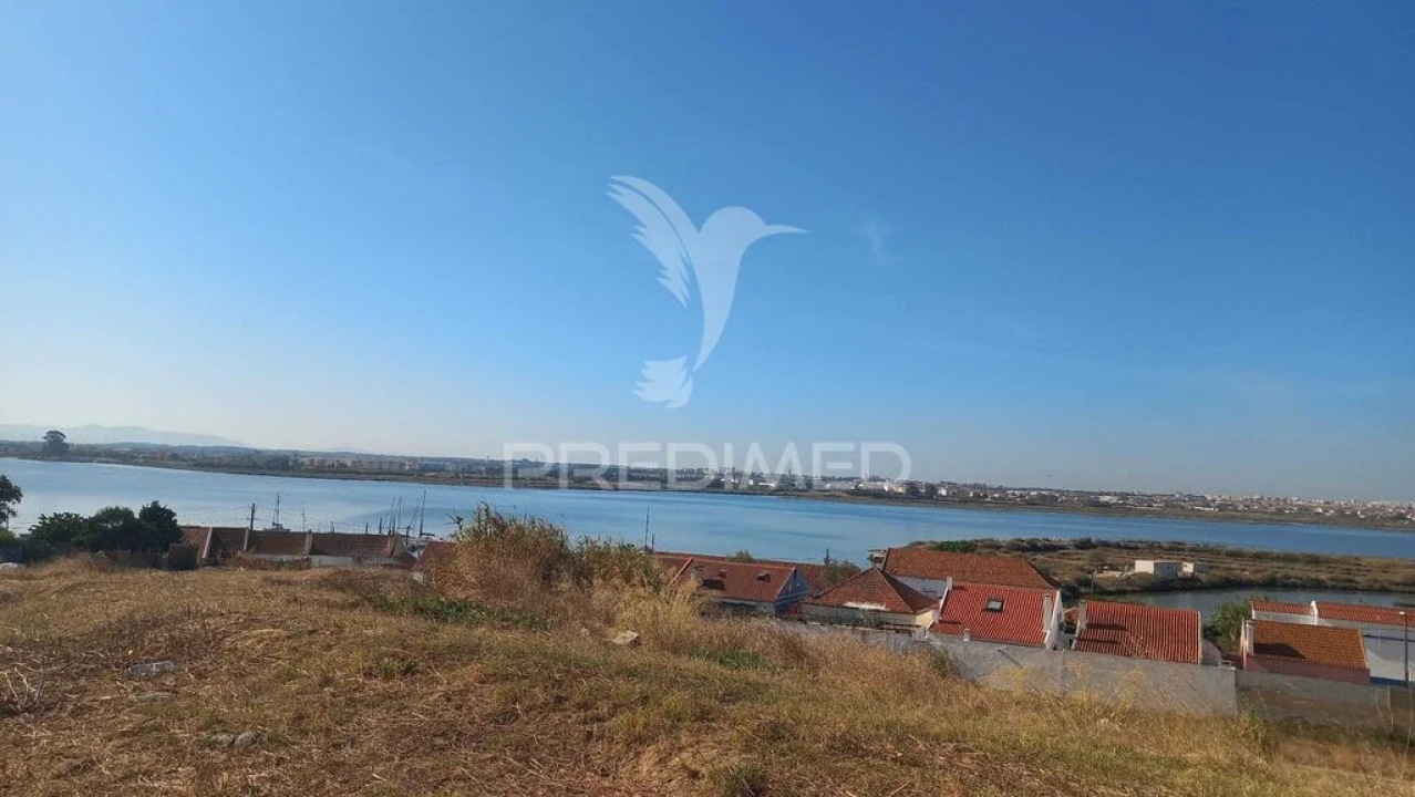 Apartamento T4 para Venda em Gaio-Rosário e Sarilhos Pequenos Foto 1