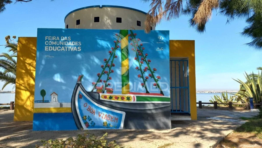 Apartamento T4 para Venda em Gaio-Rosário e Sarilhos Pequenos Foto 2