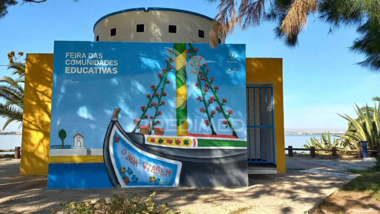 Apartamento T4 para Venda em Gaio-Rosário e Sarilhos Pequenos Foto 2