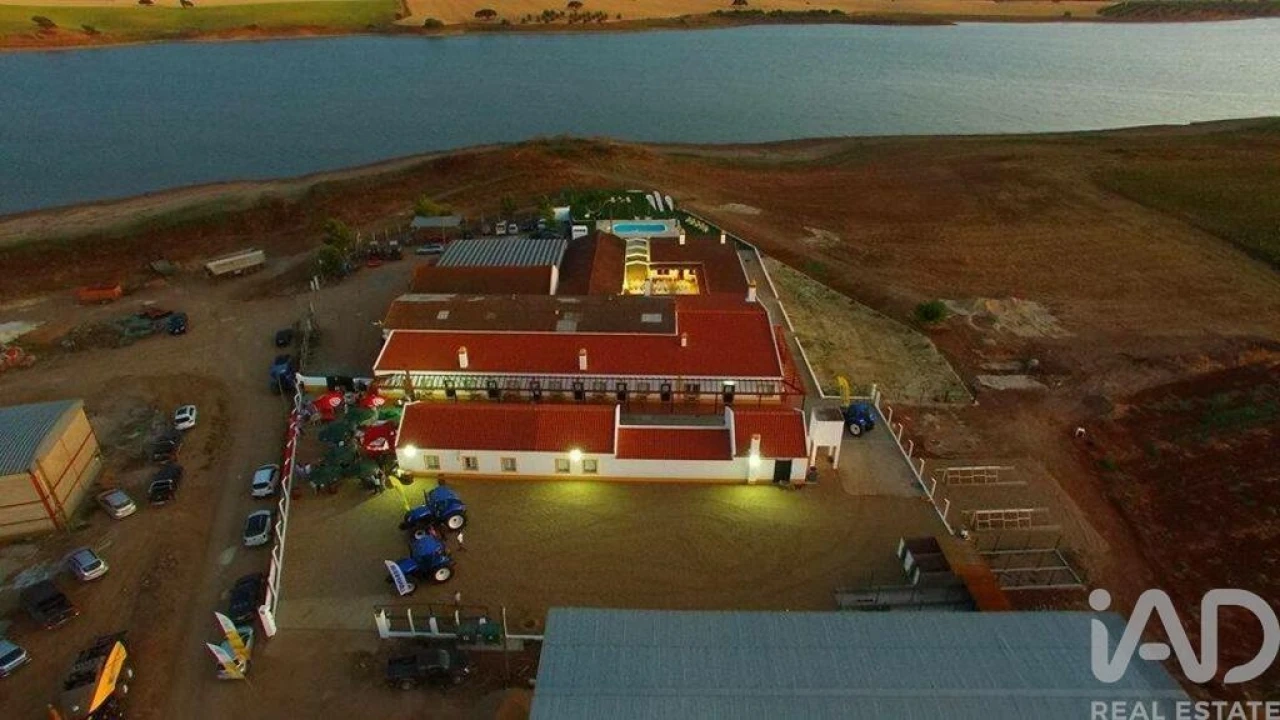 Loja para Arrendamento em Santa Vitória e Mombeja Foto 8