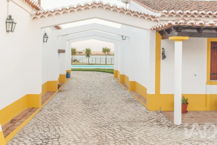 Loja para Arrendamento em Santa Vitória e Mombeja Foto 13