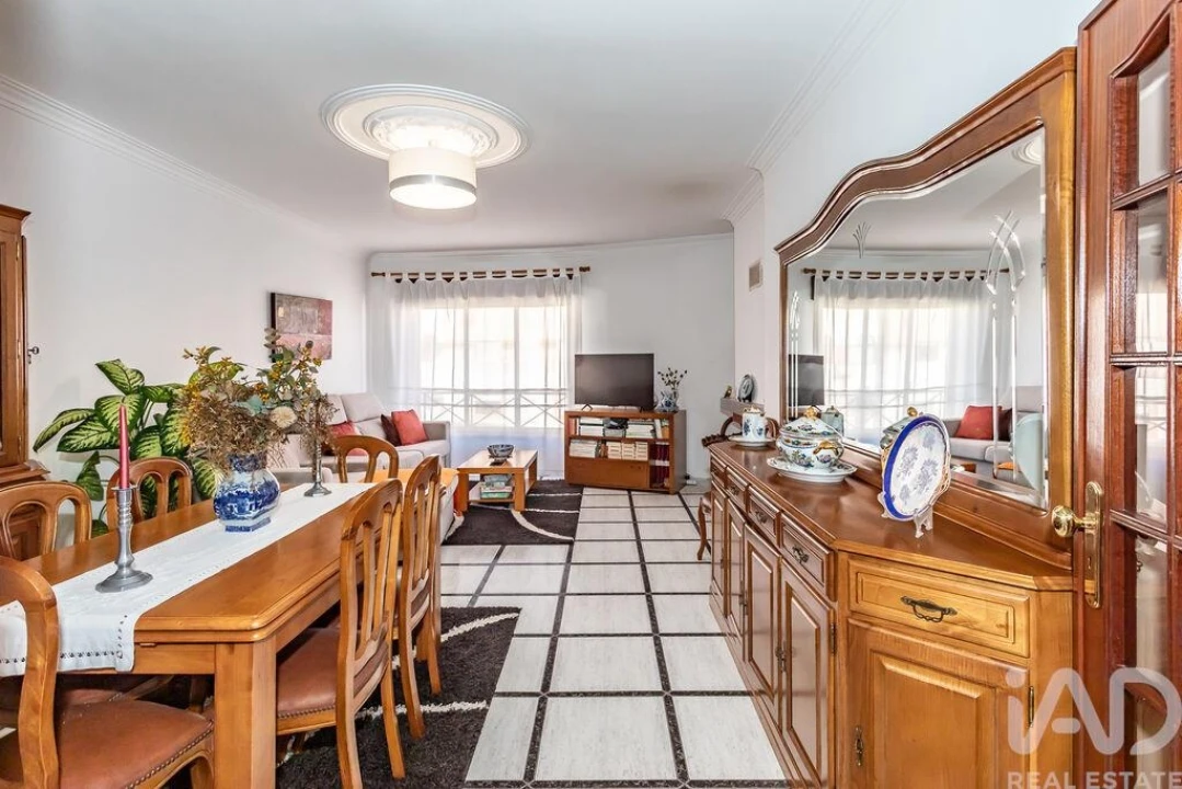 Apartamento T2 para Venda em Algueirão-Mem Martins Foto 7