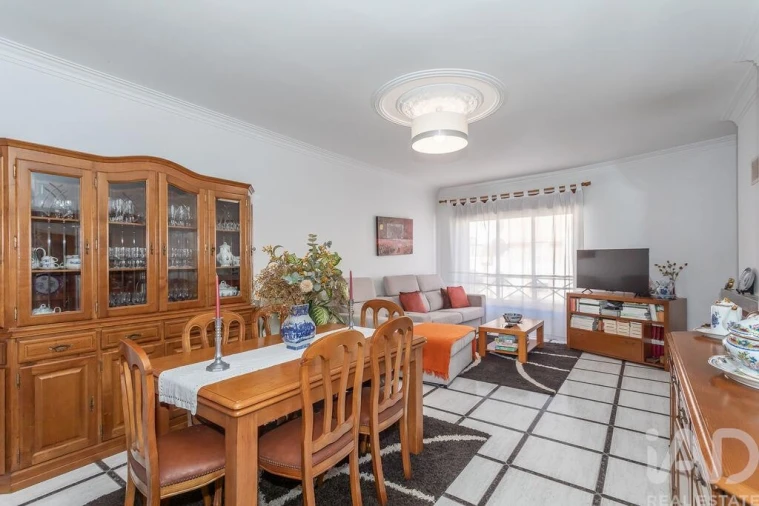 Apartamento T2 para Venda em Algueirão-Mem Martins Foto 6