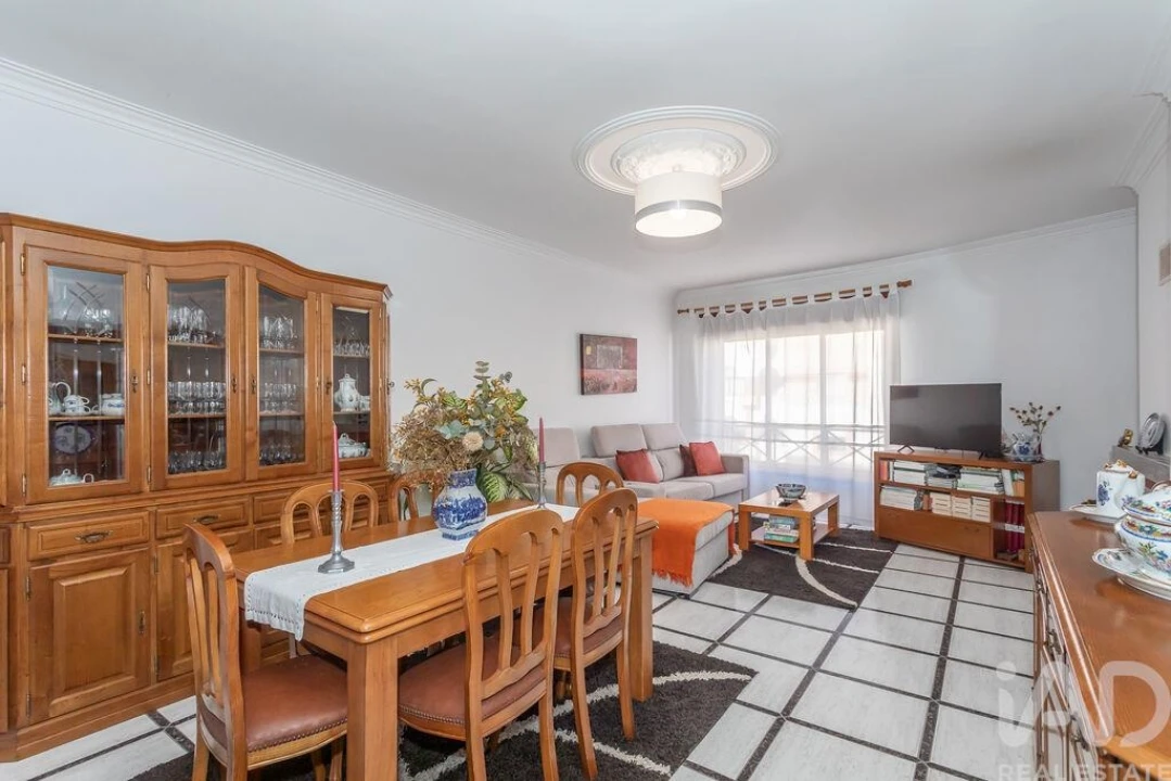 Apartamento T2 para Venda em Algueirão-Mem Martins Foto 6