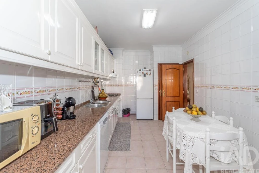 Apartamento T2 para Venda em Algueirão-Mem Martins Foto 11