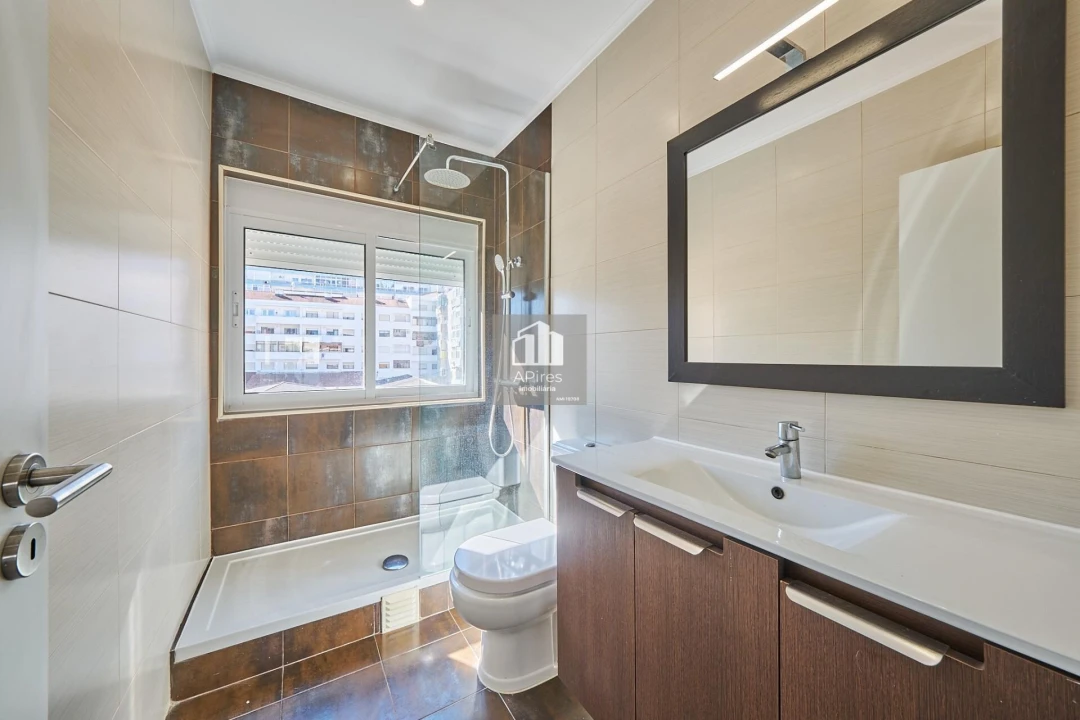 Apartamento T2 para Venda em Costa da Caparica Foto 15