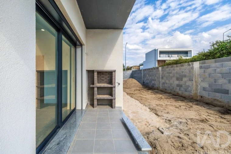 Moradia T4 para Venda em Batalha Foto 28