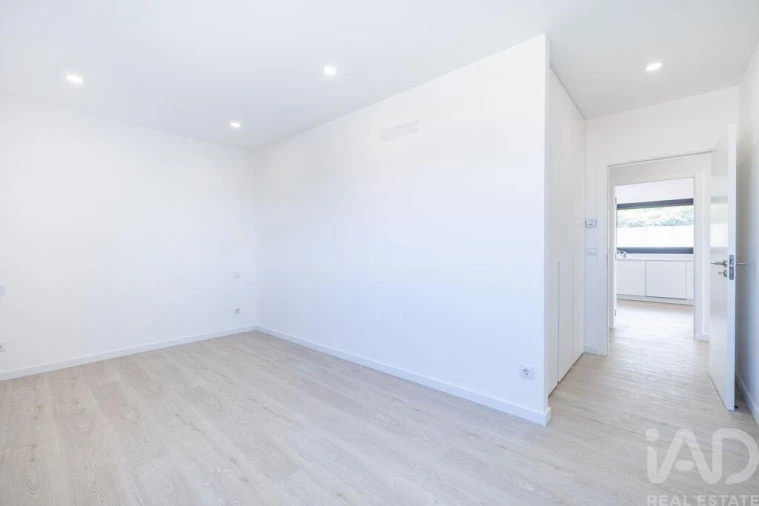 Moradia T4 para Venda em Batalha Foto 14