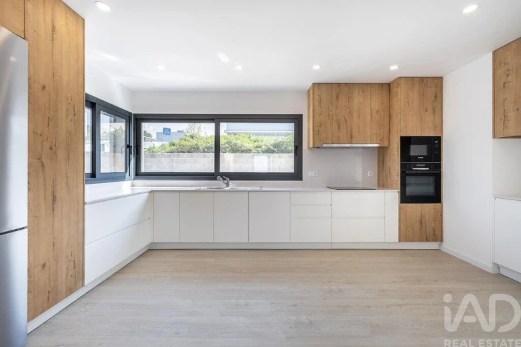 Moradia T4 para Venda em Batalha Foto 4