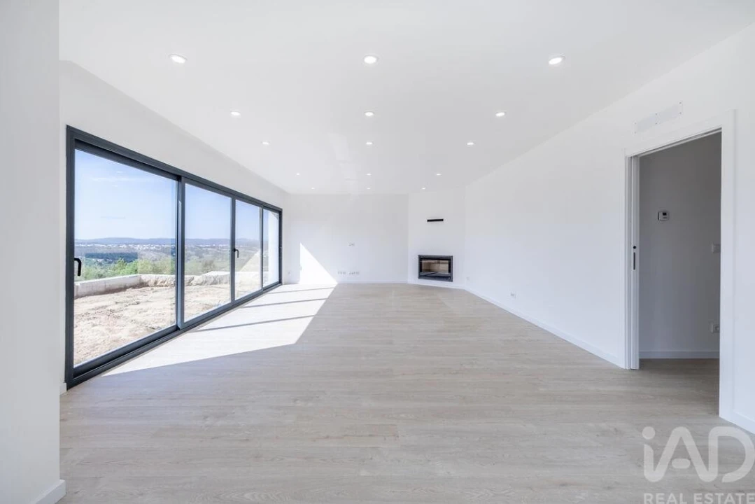 Moradia T4 para Venda em Batalha Foto 9