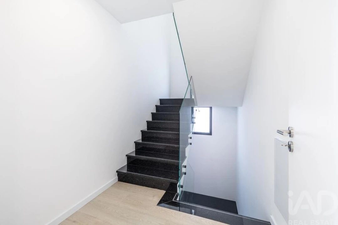 Moradia T4 para Venda em Batalha Foto 16