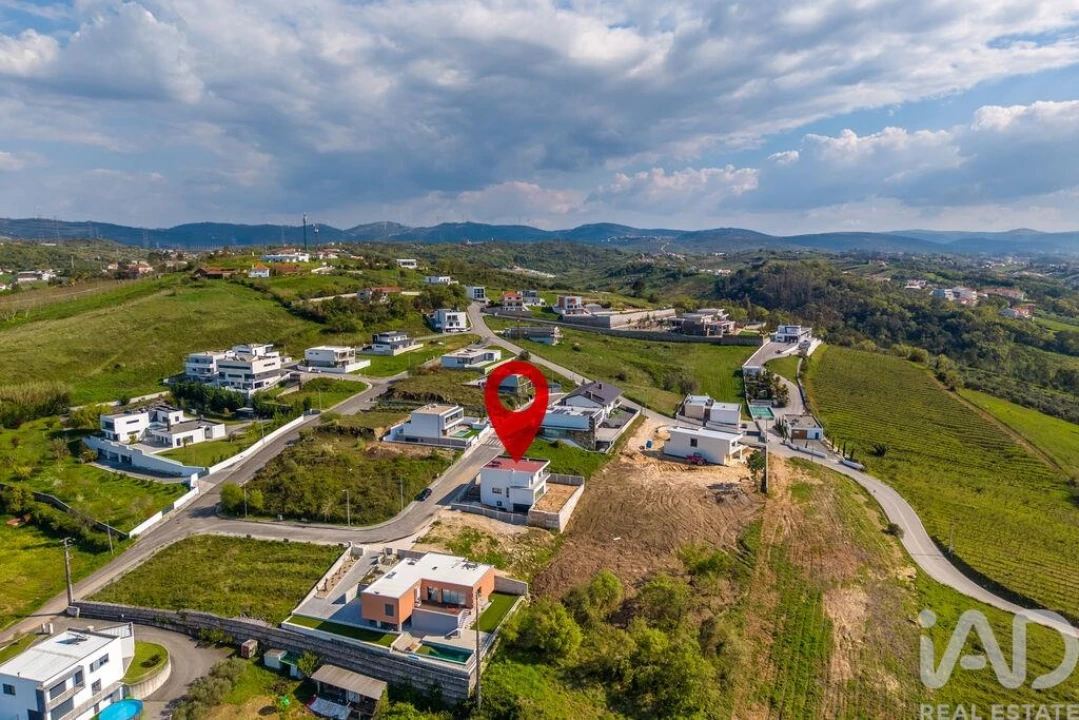 Moradia T4 para Venda em Batalha Foto 39