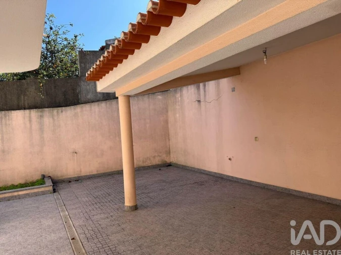 Moradia T4 para Venda em Pontinha e Famões Foto 4