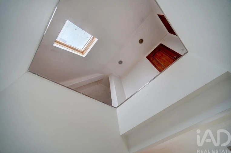 Moradia T4 para Venda em Pontinha e Famões Foto 13