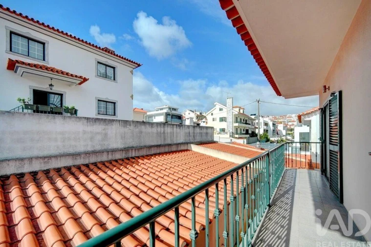 Moradia T4 para Venda em Pontinha e Famões Foto 11