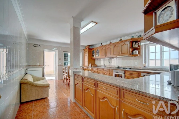 Moradia T4 para Venda em Pontinha e Famões Foto 2