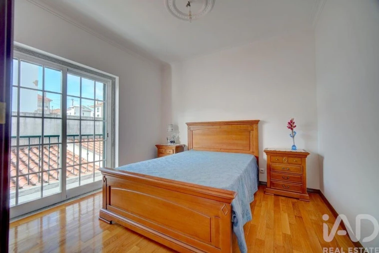 Moradia T4 para Venda em Pontinha e Famões Foto 14