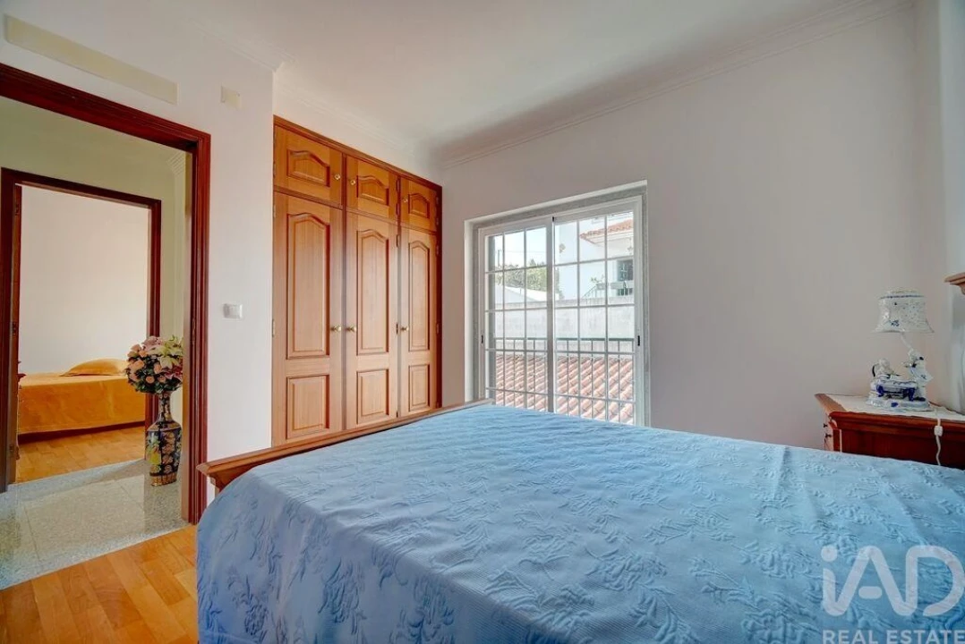 Moradia T4 para Venda em Pontinha e Famões Foto 15