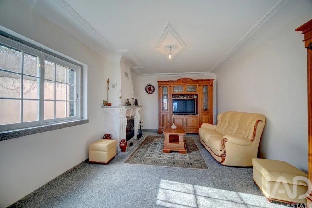 Moradia T4 para Venda em Pontinha e Famões Foto 5