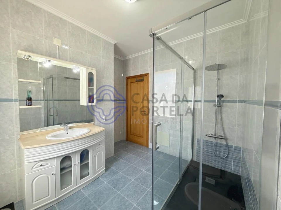 Moradia T3 para Venda em Fajões Foto 24