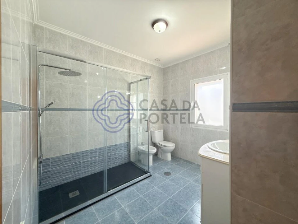 Moradia T3 para Venda em Fajões Foto 23