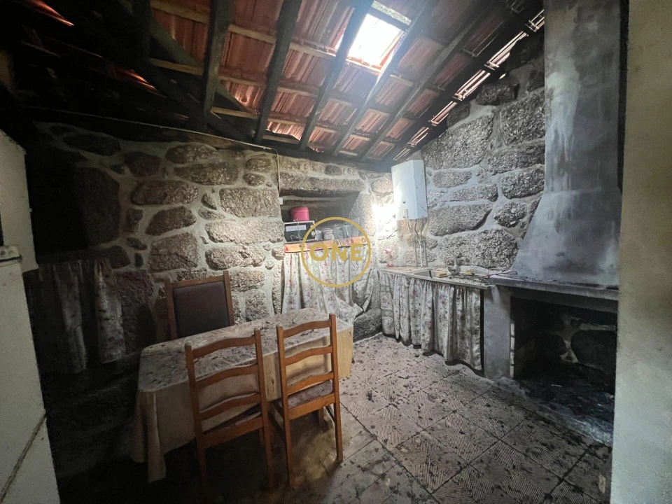 Moradia T2 para Venda em Ribeira Foto 4