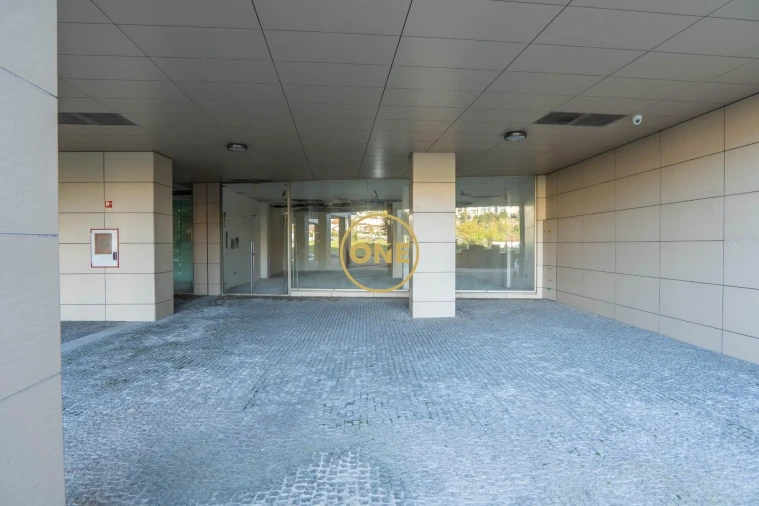 Loja para Venda em Paços de Ferreira Foto 2