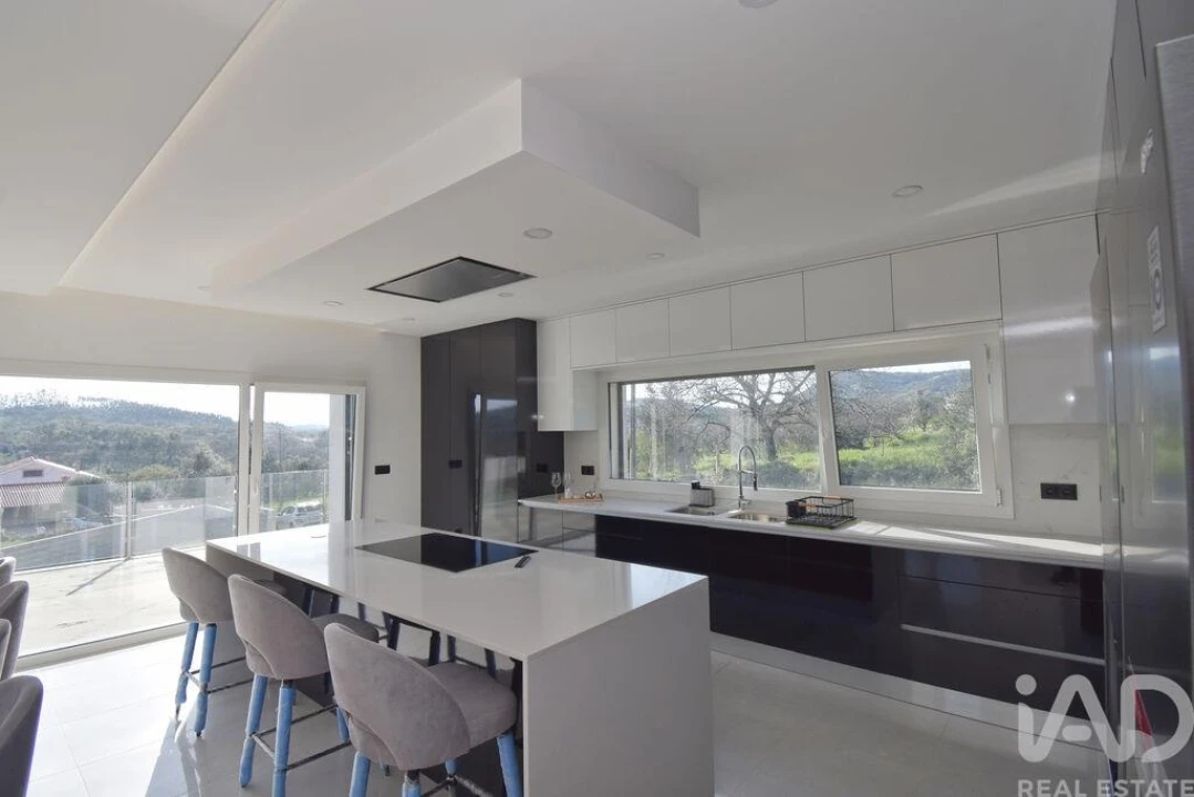 Moradia T3 para Venda em São Miguel, Santa Eufémia e Rabaçal Foto 12