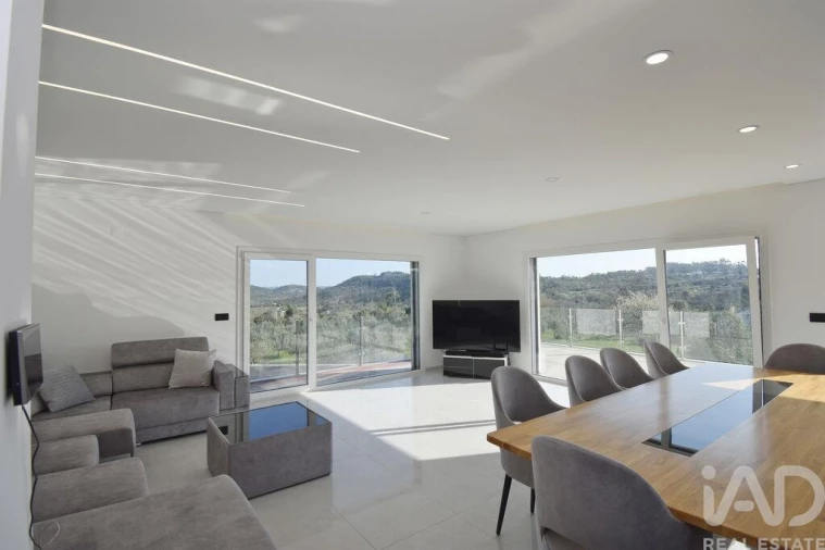 Moradia T3 para Venda em São Miguel, Santa Eufémia e Rabaçal Foto 8