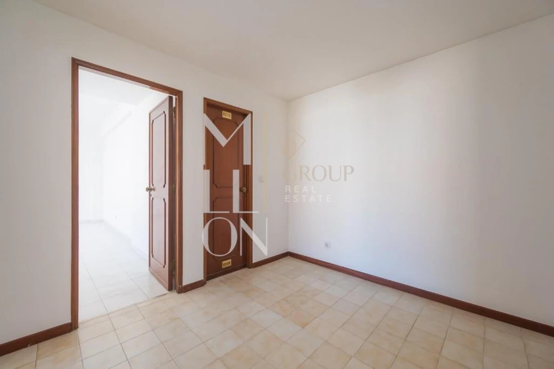 Apartamento T2 para Venda em Massamá e Monte Abraão Foto 22