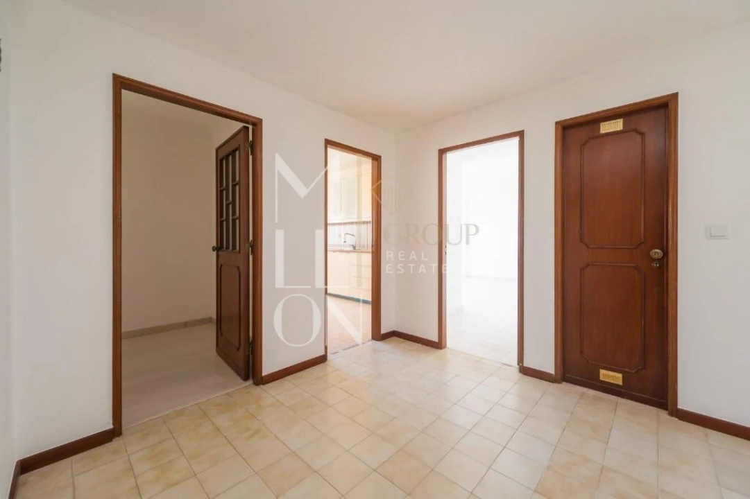 Apartamento T2 para Venda em Massamá e Monte Abraão Foto 40