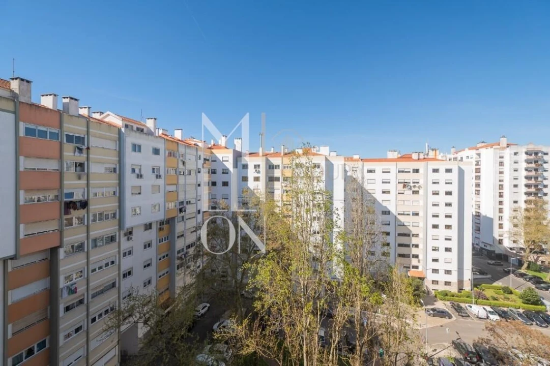 Apartamento T2 para Venda em Massamá e Monte Abraão Foto 31