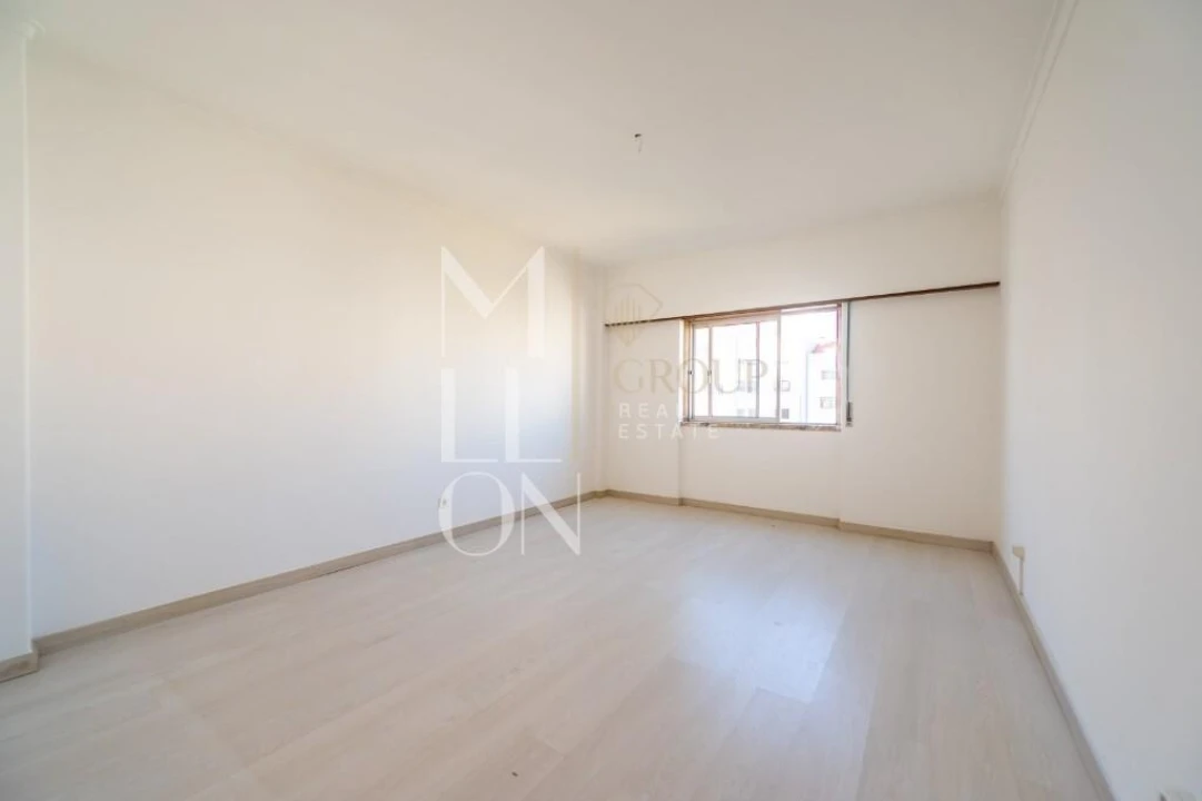 Apartamento T2 para Venda em Massamá e Monte Abraão Foto 17