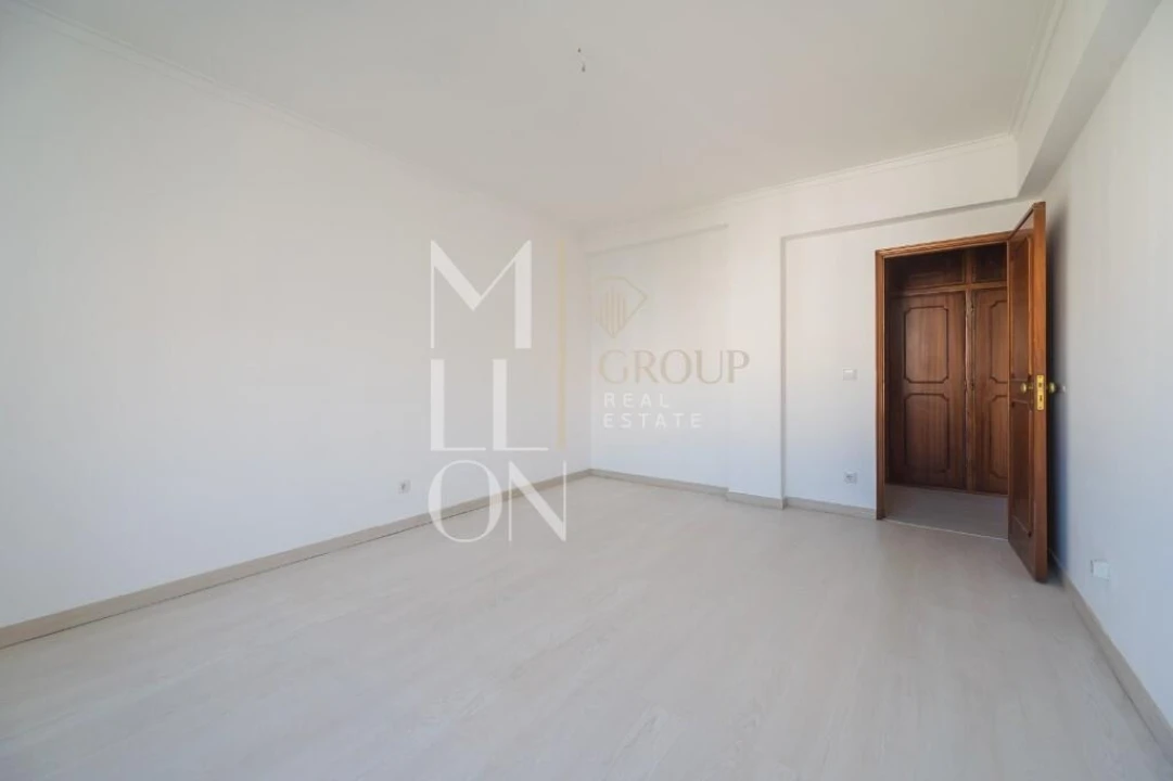 Apartamento T2 para Venda em Massamá e Monte Abraão Foto 23