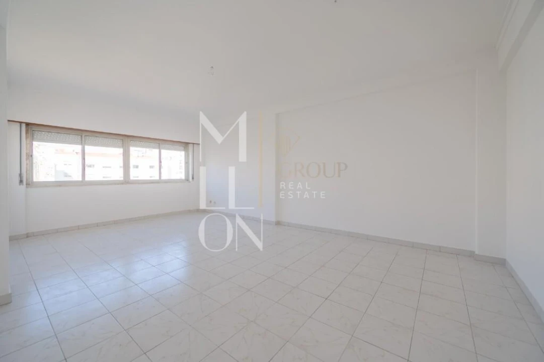 Apartamento T2 para Venda em Massamá e Monte Abraão Foto 12