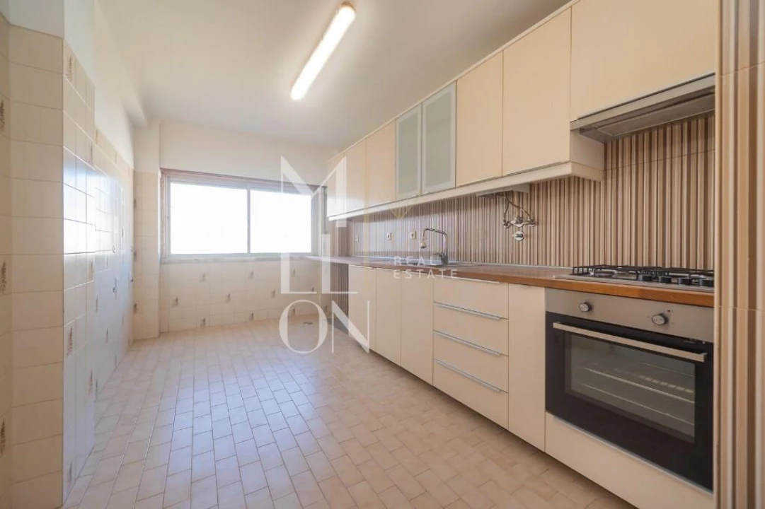 Apartamento T2 para Venda em Massamá e Monte Abraão Foto 3