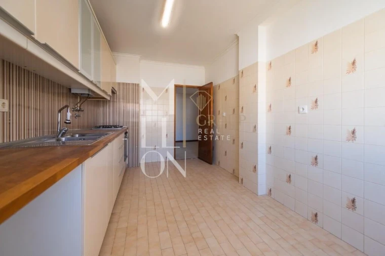 Apartamento T2 para Venda em Massamá e Monte Abraão Foto 6